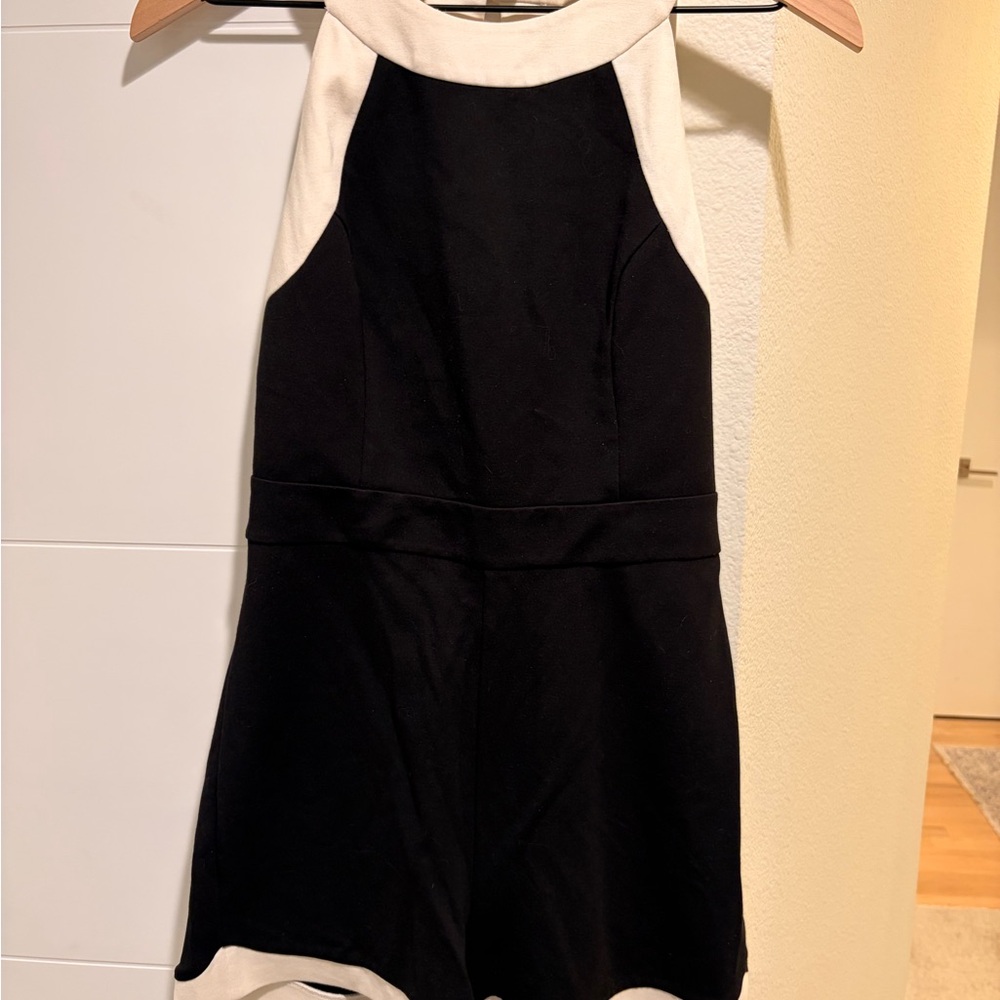 Bebe Shorts Romper
(B5)